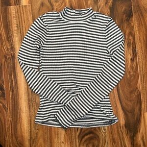 Abercrombie kids girls sweater - SUPER SOFT - stretchy - lightweight -Size 11/12